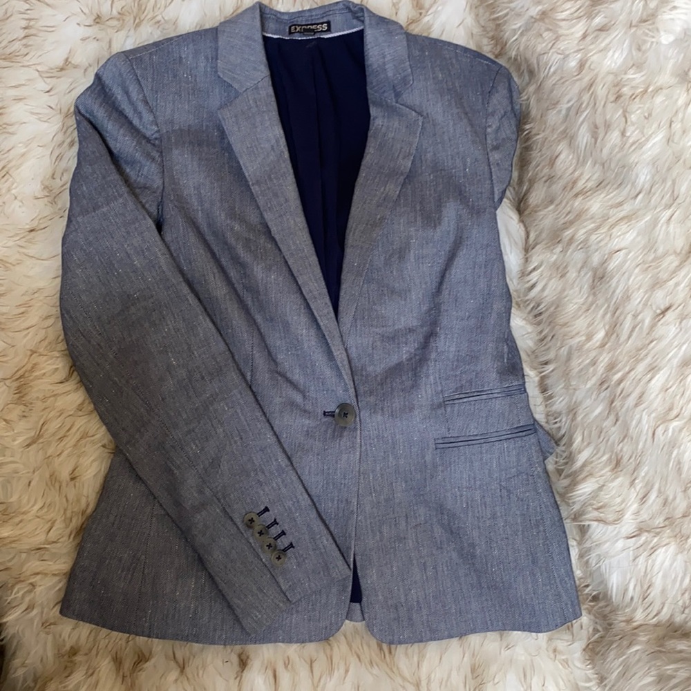 Light blue suit (metallic features)